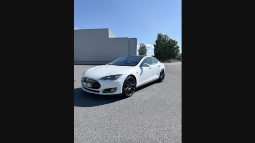 TESLA MOTORS MODEL S 85P Performance