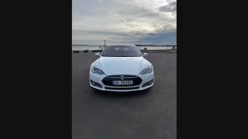 TESLA MOTORS MODEL S 85P Performance