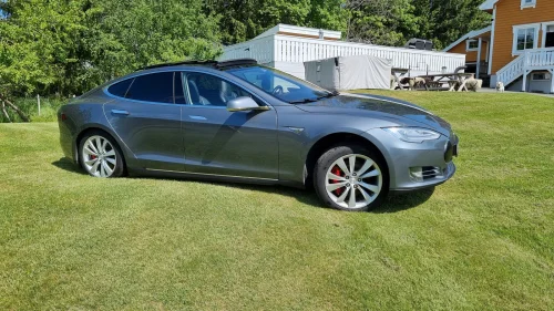 TESLA MOTORS MODEL S 85P Performance
