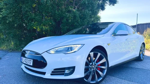 TESLA MOTORS MODEL S 85P Performance
