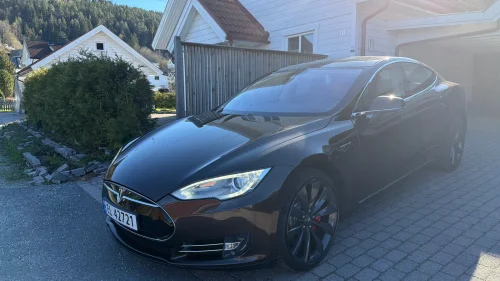 TESLA MOTORS MODEL S 85P Performance