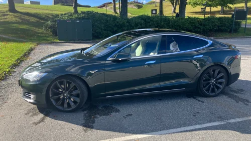 TESLA MOTORS MODEL S 85P Performance