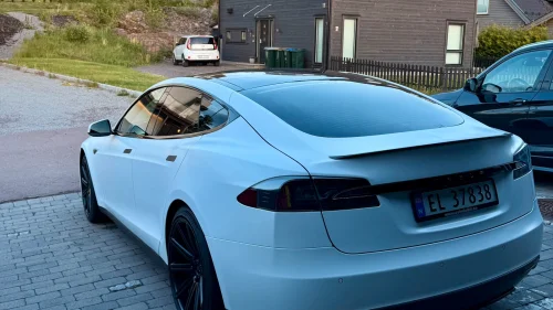 TESLA MOTORS MODEL S 85P Performance