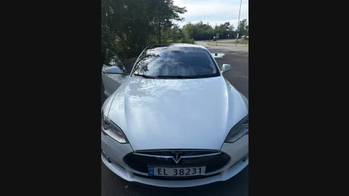 TESLA MOTORS MODEL S P85+