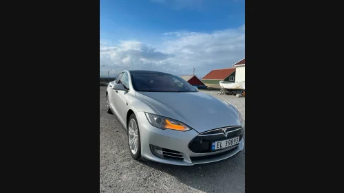 TESLA MOTORS MODEL S 85 | GRATIS OVERTAKELSE| GRATIS LADING| NYTT  BATTERI
