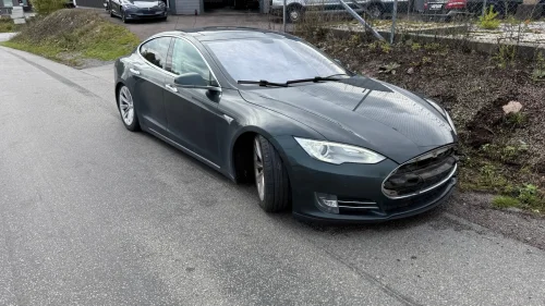 TESLA MOTORS MODEL S 85,GRATIS LADING,REP.OBJEKT DEFEKT DU