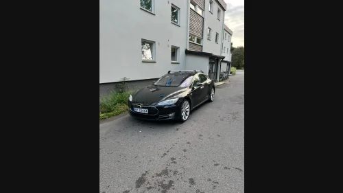 TESLA MOTORS MODEL S P85