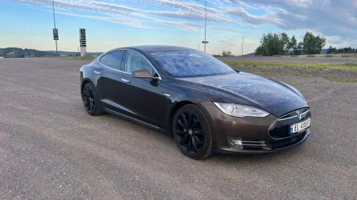 TESLA MOTORS MODEL S 85P