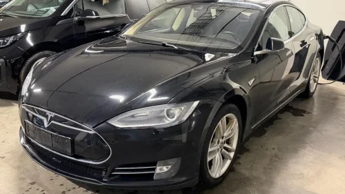 TESLA MOTORS MODEL S MODEL S 85 - skinn - panorama soltak - gratis lading