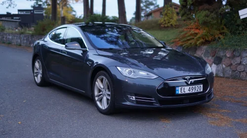 TESLA MOTORS Model S 85