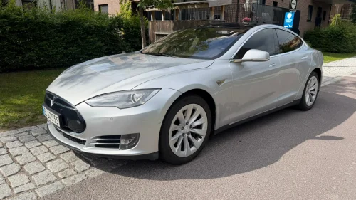 TESLA MOTORS MODEL S 85