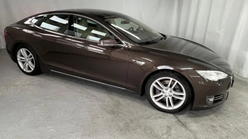 TESLA MOTORS MODEL S S85*GRATISLADING*NYTTBATTERI*PREMIUM*AUTOPILOT*GARANTI