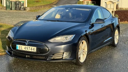TESLA MOTORS MODEL S 85 - GRATIS SC - GRATIS INTERNETT/SPOTIFY  - CHADEMO