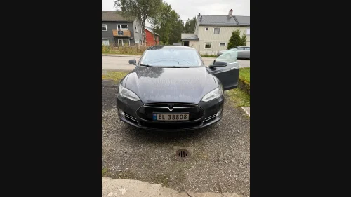 TESLA MOTORS Model S 85