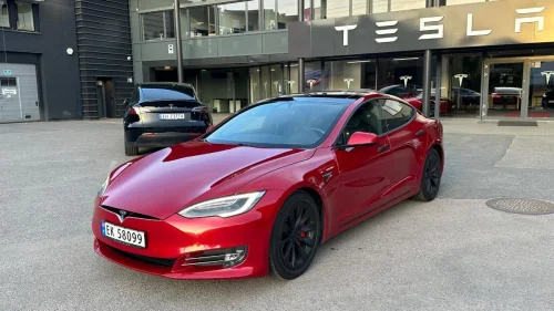 TESLA Model S 75R premium lydanlegg soltak autopilot ccs 116100km