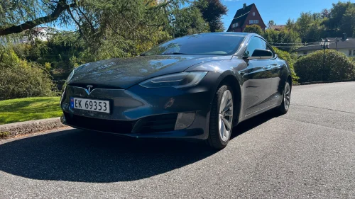 TESLA Model S 75