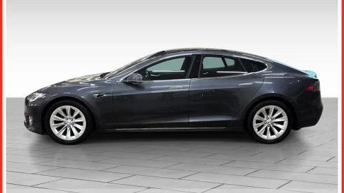 TESLA Model S Autopilot.Dab.Soltak.Adaptiv Cruisekontrol.
