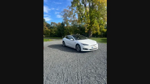 TESLA MOTORS Model S 70