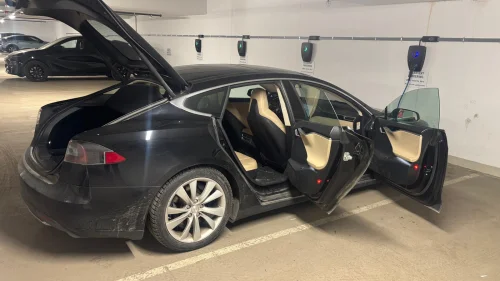 TESLA MOTORS Model S 85D