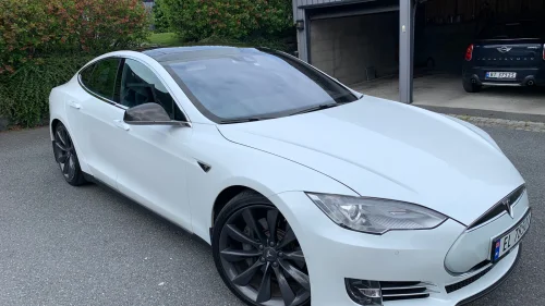 TESLA MOTORS Model S 85D