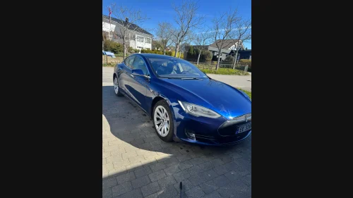 TESLA Model S 90D