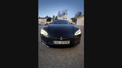 TESLA MOTORS Model S