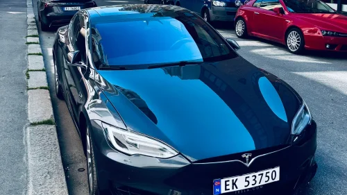 TESLA MOTORS Model S 75D • 100.000,- + i oppgraderinger EU27