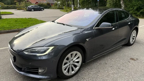 TESLA Model S 75D/4WD/HW3/AP3/Pano/Luft/Facelift/CCS++