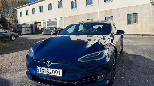 TESLA Model S 75D 4WD