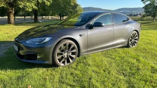 TESLA Model S 75D 4WD