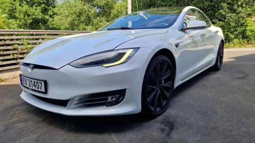 TESLA Model S 75D 4WD