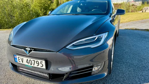 TESLA Model S 75D 4WD