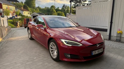 TESLA Model S 75D 4WD