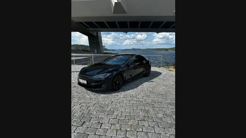TESLA Model S 75D 4WD