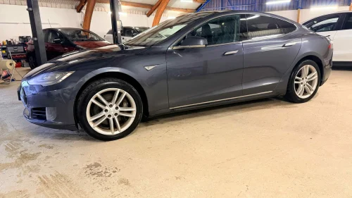 TESLA MOTORS Model S FREE SUPERCHARGING - 85D - PREMIUM LYD - LUFTFJÆRING