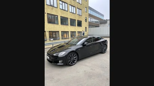 TESLA Model S 75D 4WD