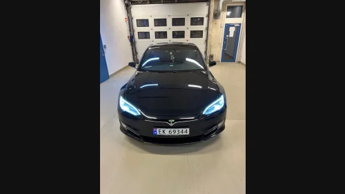TESLA Model S 75D 4WD