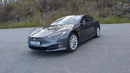 TESLA Model S 75D 4WD