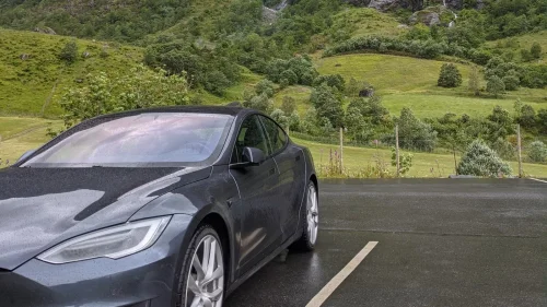TESLA Model S 75D