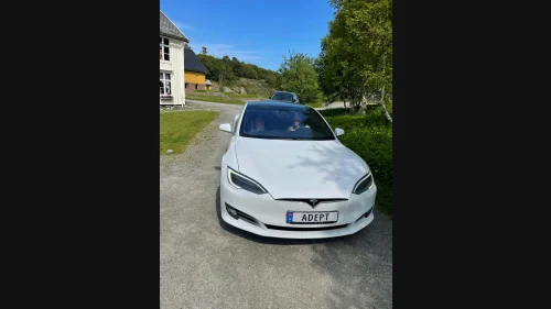 TESLA Model S 75D 4WD