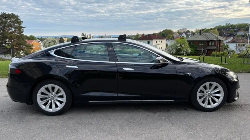 TESLA Model S 75D 4WD