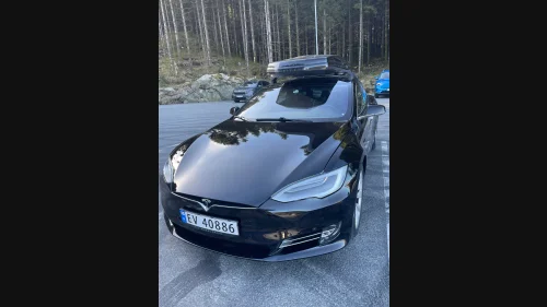TESLA Model S 75D