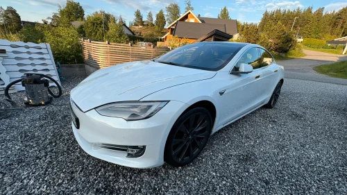TESLA Model S Long Range