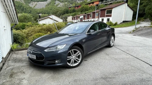 TESLA MOTORS Model S P90D