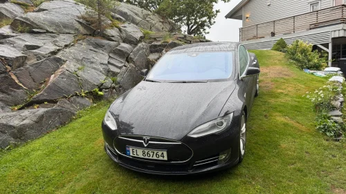 TESLA MOTORS Model S 70D Gratis lading