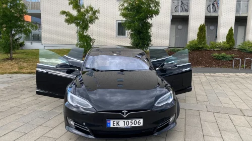 TESLA MOTORS Model S 70D