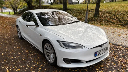 TESLA MOTORS Model S 75D