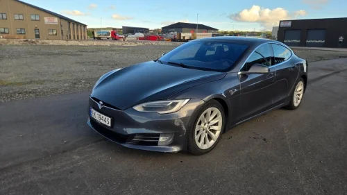 TESLA MOTORS Model S 90D AWD GRATIS LADING AUTOPILOT CCS EU OK 06.2028