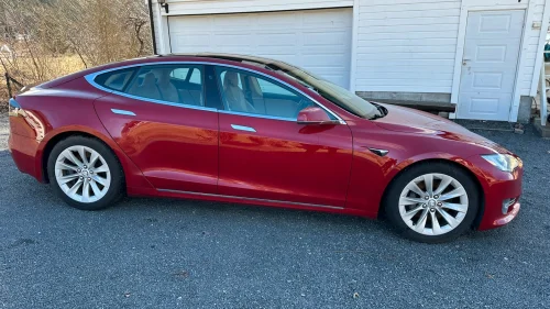 TESLA Model S 75D 4WD