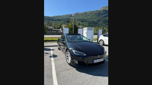 TESLA Model S 75D 4WD